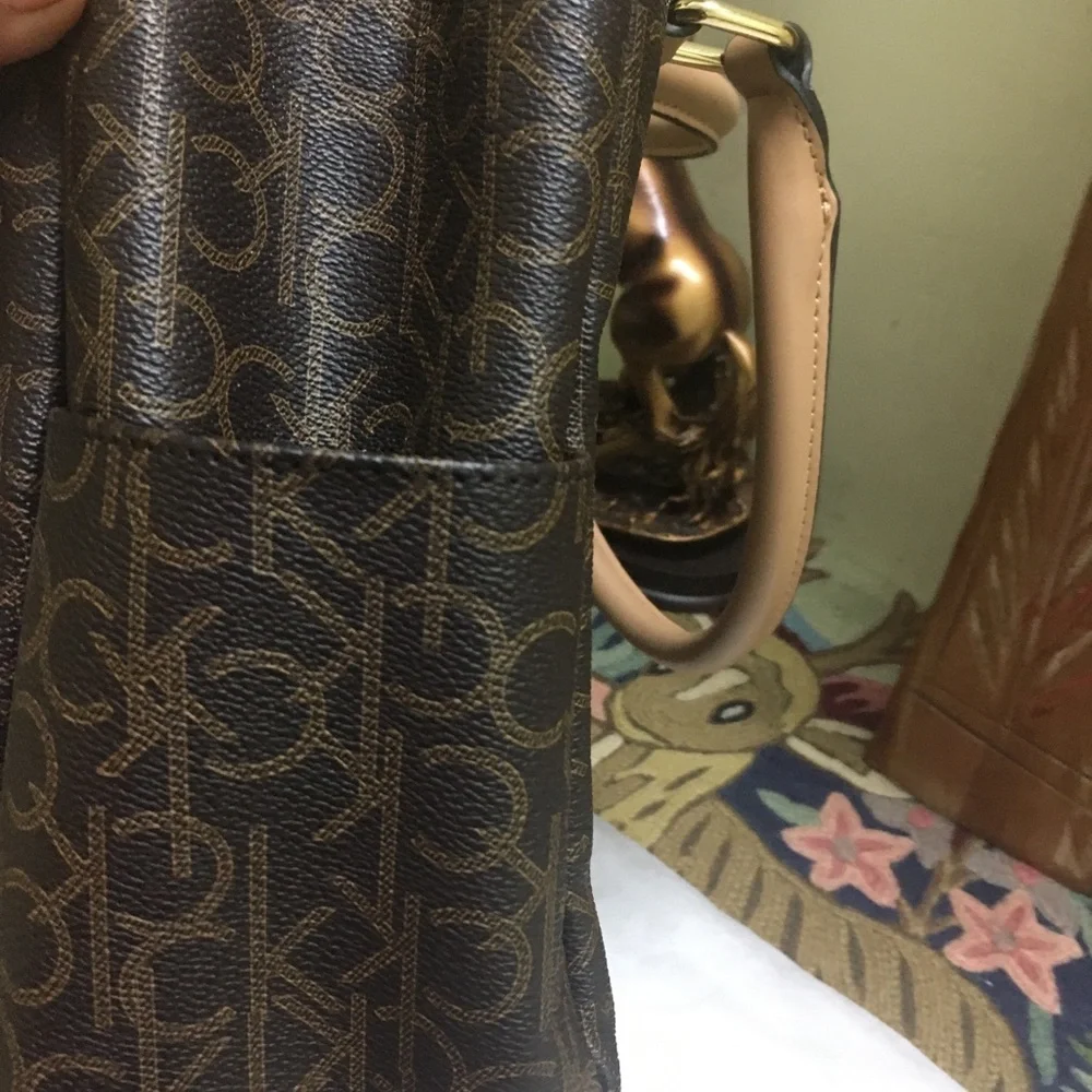 Authentic Calvin Klein coated PVC signature tote bag - Picture 12 of 15